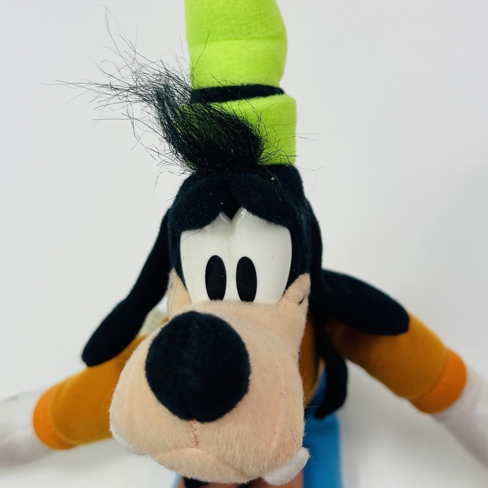 Disney Mattel Exclusive Goofy Cuddling Plush Soft Toy 12" Cute New with Tag